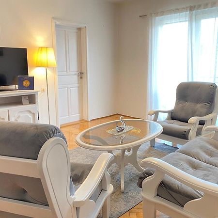 מוסטר Bonita Apartments מראה חיצוני תמונה